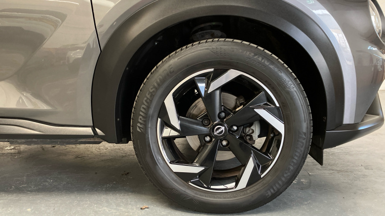 Nissan Juke 1.0 DiG-T 114 N-Connecta 5dr DCT Petrol Hatchback